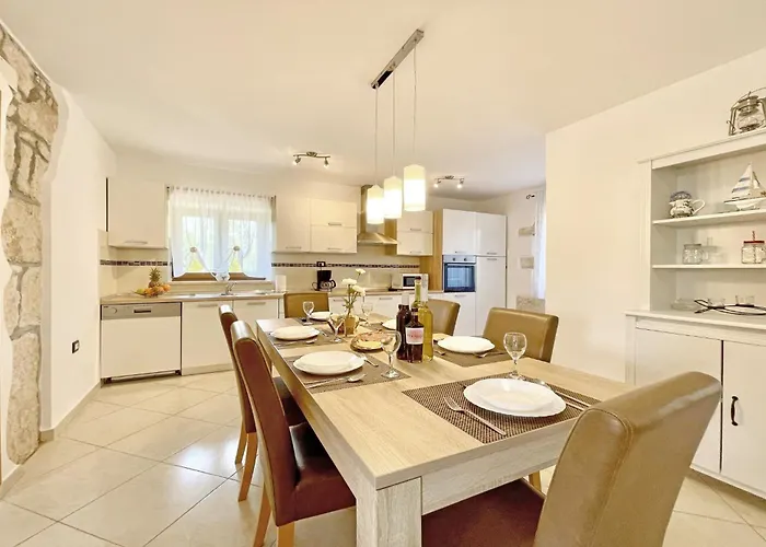 Balarini By Briskva Vila *